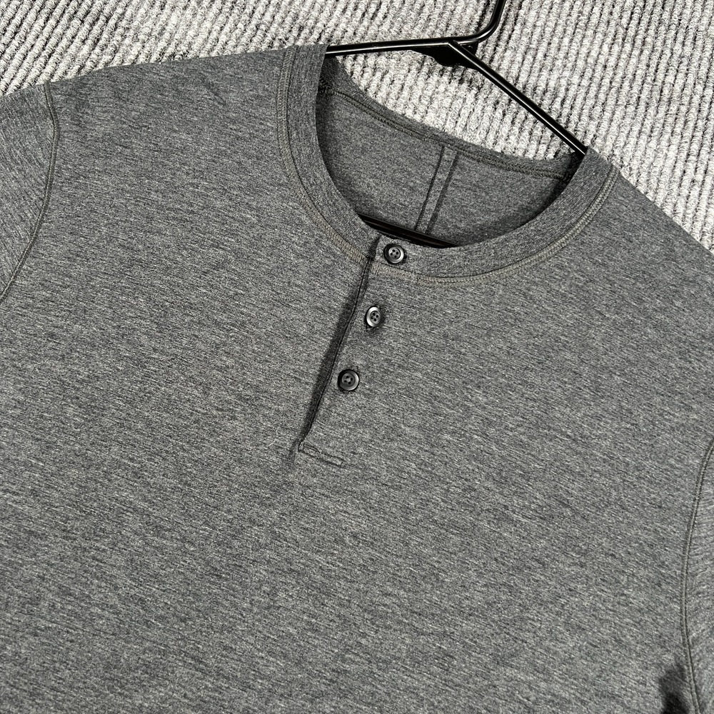 Lululemon Henley Shirt Mens Medium Gray Long Sleeve Casual Active Outdoor